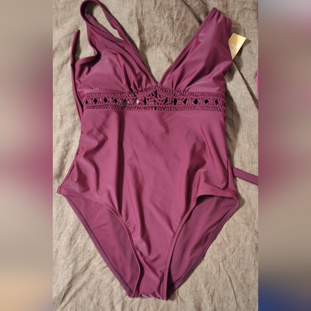 Bathing Suit - Picture 3 of 4